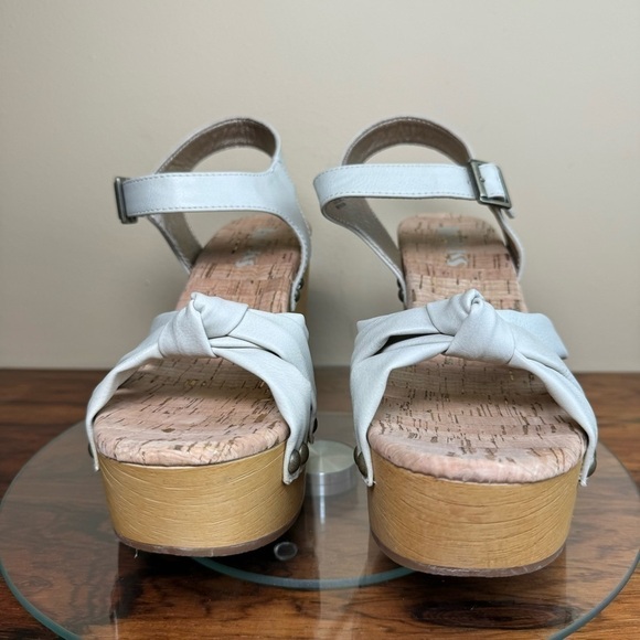 Korks Dawson Sandal in Off White - Picture 8 of 14